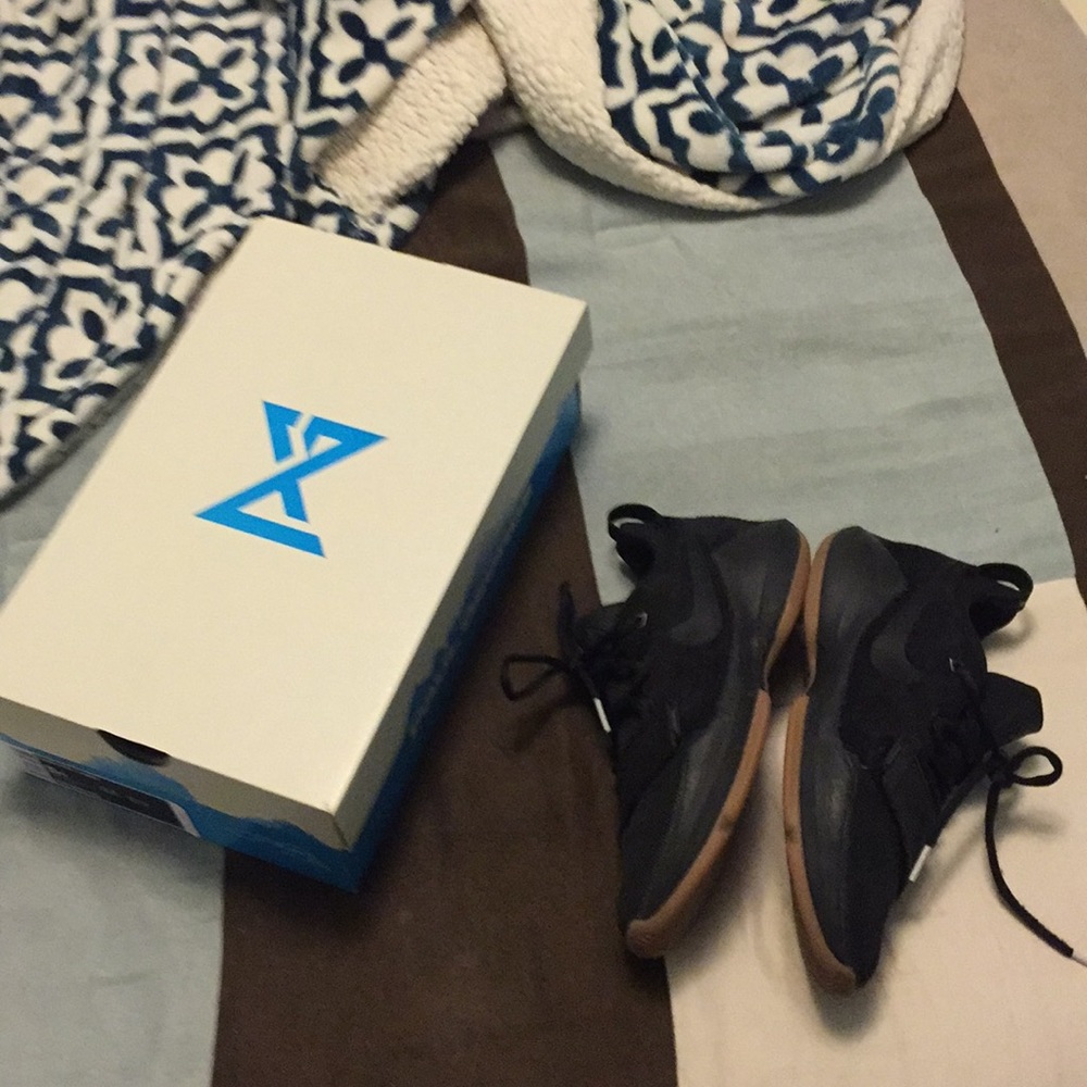 pg 1 - Picture 2 of 7